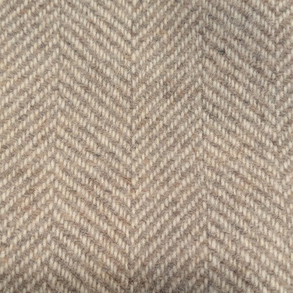 Elegant John Henric Oatmeal Herringbone Overcoat – Size Medium– Wool - Picture 3 of 11